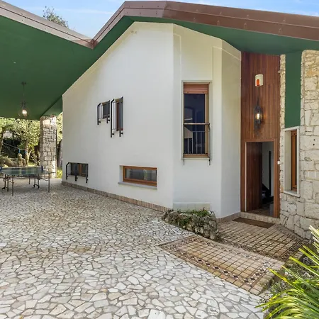 Private Bay - For 10 Pp, Private Pier Villa *